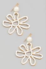 Load image into Gallery viewer, Raffia Flower Earrings - More Colors Available
