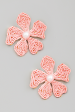 Load image into Gallery viewer, Straw Flower Post Earrings