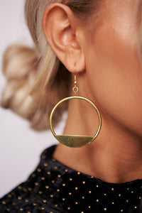 Horizon Line Earrings - Color: Gold